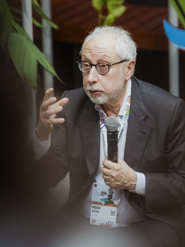 Pérsio Arida